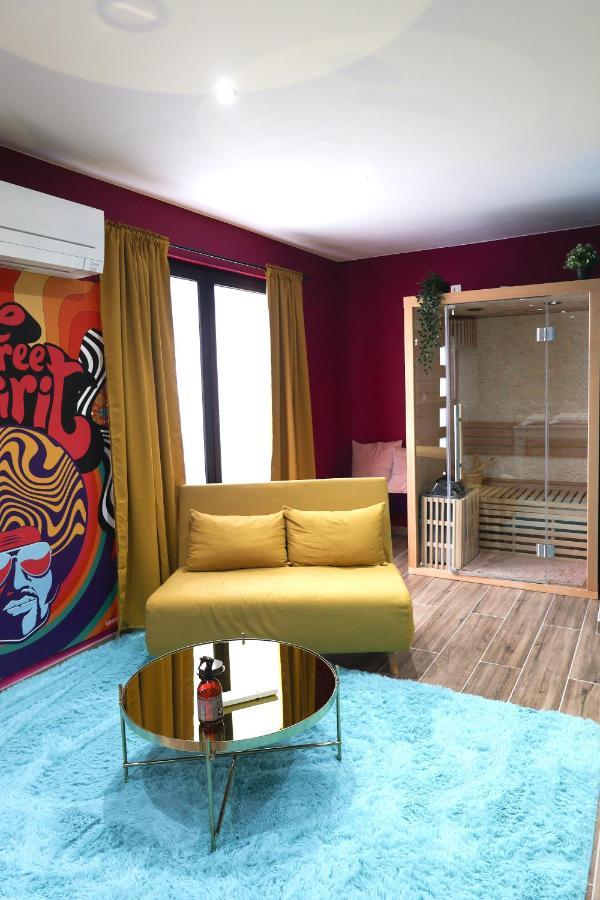Capsule Groovy-Jacuzzi-Sauna-Billard-Netflix- Nintendo Switch & Jeux モンス エクステリア 写真