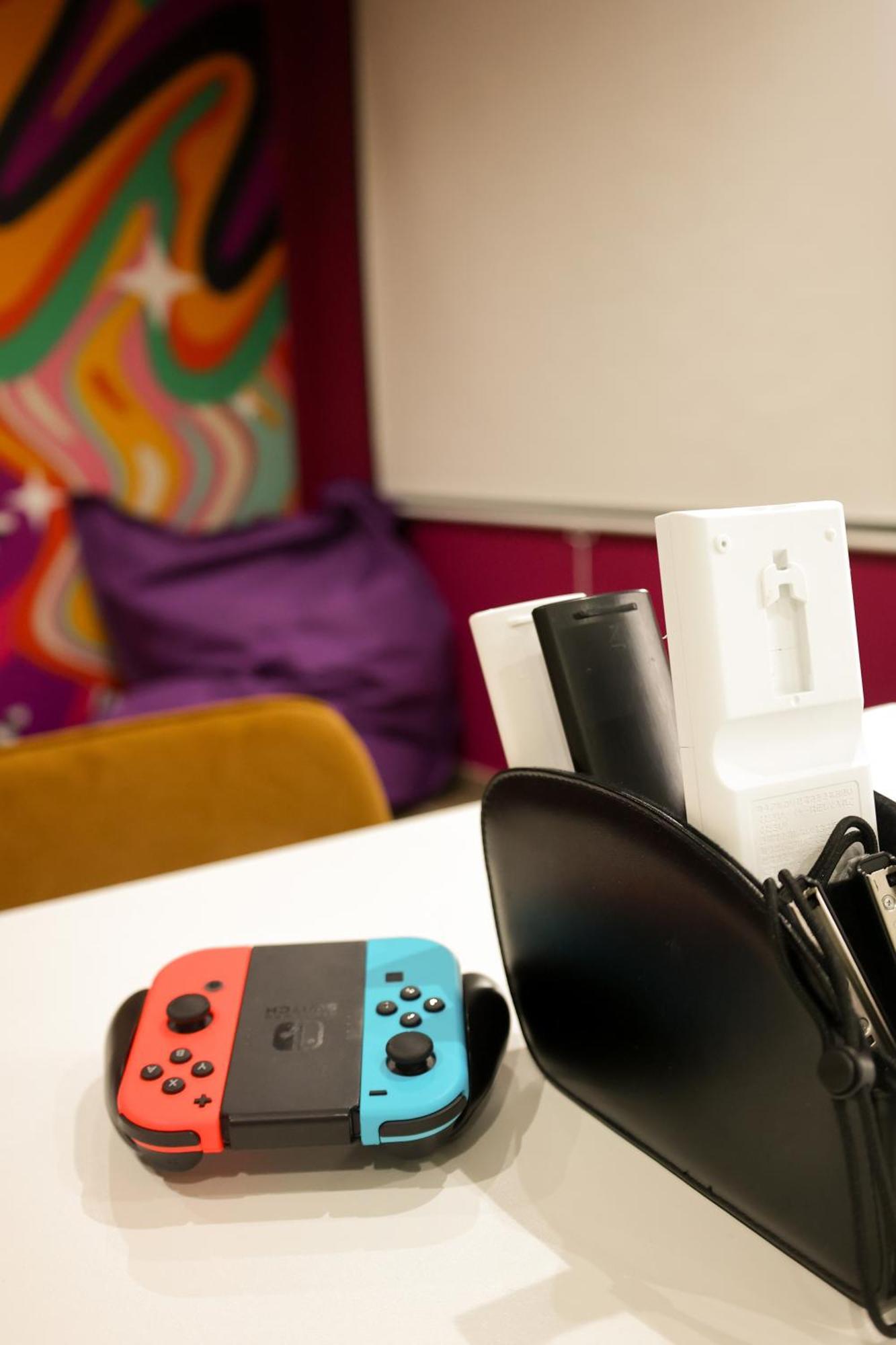 Capsule Groovy-Jacuzzi-Sauna-Billard-Netflix- Nintendo Switch & Jeux モンス エクステリア 写真