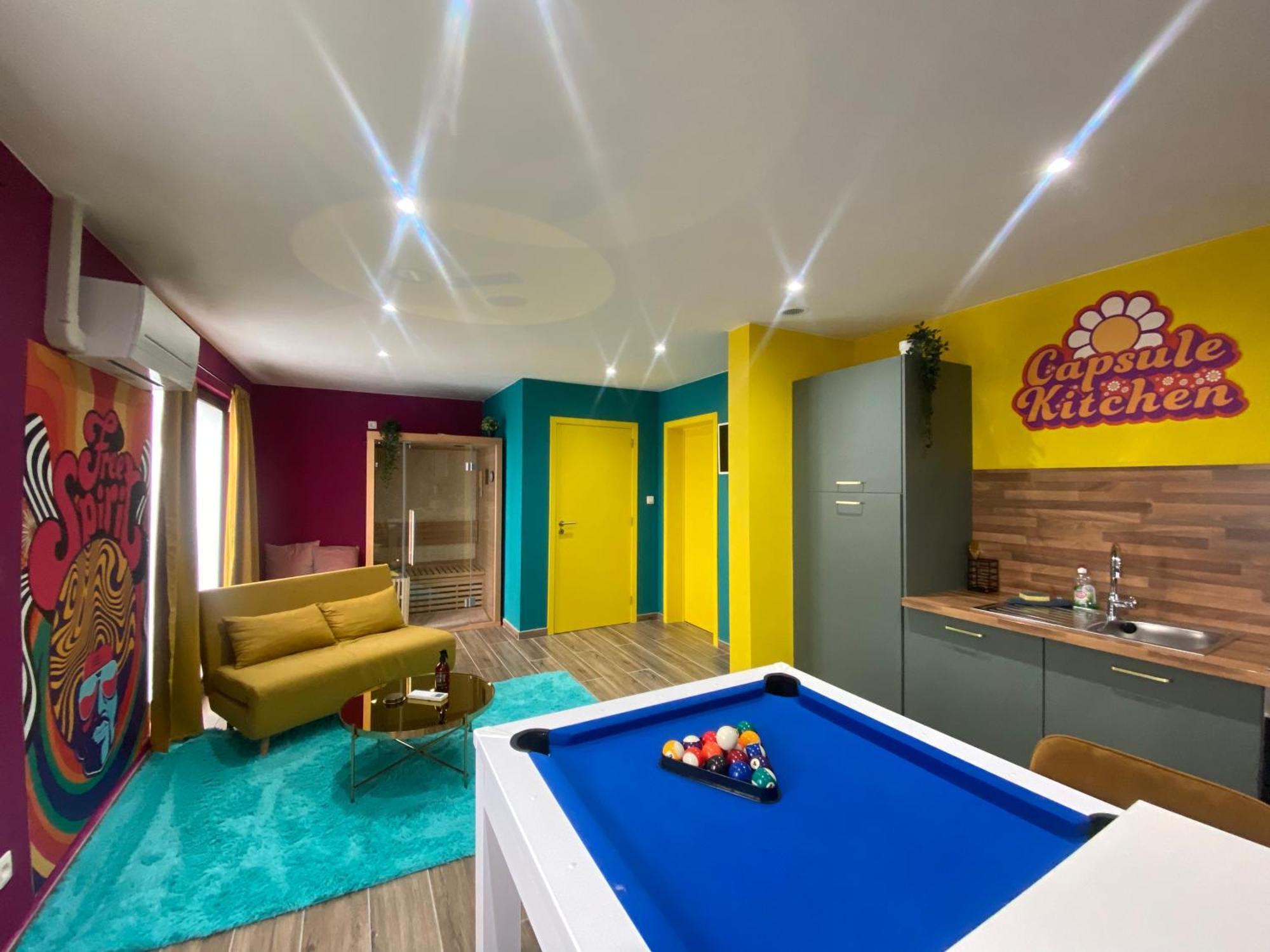Capsule Groovy-Jacuzzi-Sauna-Billard-Netflix- Nintendo Switch & Jeux モンス エクステリア 写真